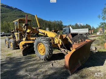 آلة تسوية الأرض