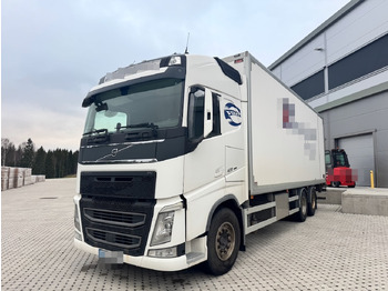 بصندوق مغلق شاحنة VOLVO FH 420