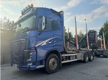 شاحنة قطع الأشجار VOLVO FH 750