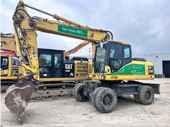 حفارة على عجلات KOMATSU