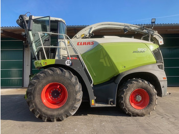 آلة حصاد CLAAS Jaguar 950