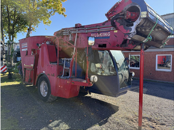 آلة خلط وتوزيع الأعلاف SILOKING