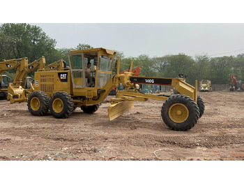 آلة تسوية الأرض CATERPILLAR 140G: صور 3
