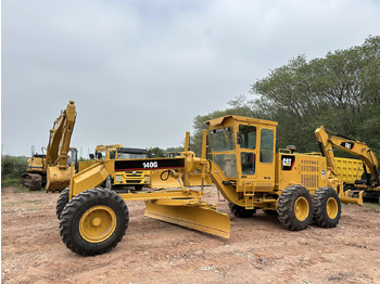 آلة تسوية الأرض CATERPILLAR 140G: صور 4