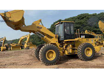 اللودر بعجل CATERPILLAR 966F