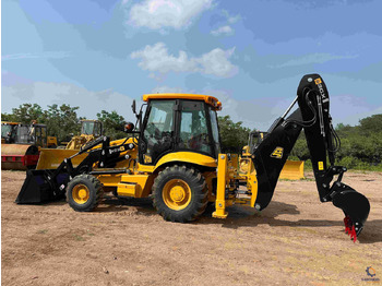 حفار متعدد الاستخدام JCB 3CX