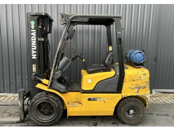 رافعة شوكية تعمل بالغاز Hyundai 30L-7: صور 2