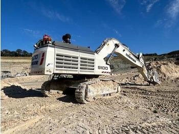 حفارة LIEBHERR