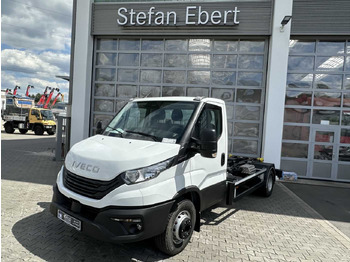 شاحنة ذات الخطاف IVECO Daily 70c18