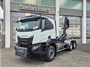 شاحنة ذات الخطاف IVECO X-WAY