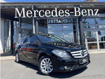 سيارة MERCEDES-BENZ