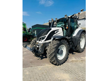 جرار VALTRA T254