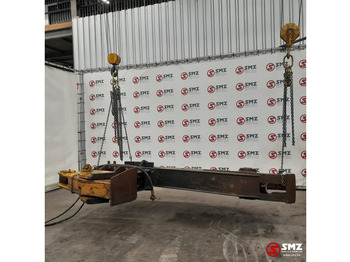 آلات البناء CATERPILLAR