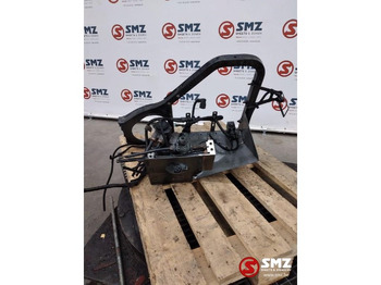 هيكل السيارة الخارجية - شاحنة Volvo Occ Spatbordsteun met ventielen Volvo FH12: صور 2 هيكل السيارة الخارجية - شاحنة Volvo Occ Spatbordsteun met ventielen Volvo FH12: صور 2