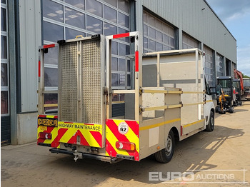 الشاحنات الصغيرة المسطحة 2020 Peugeot Boxer 335: صور 5