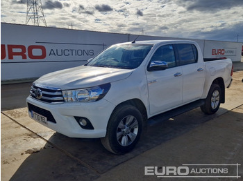 شاحنة البيك أب TOYOTA Hilux