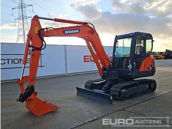 حفارة مصغرة DOOSAN DX60