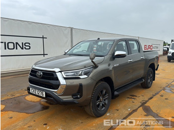 شاحنة البيك أب TOYOTA Hilux