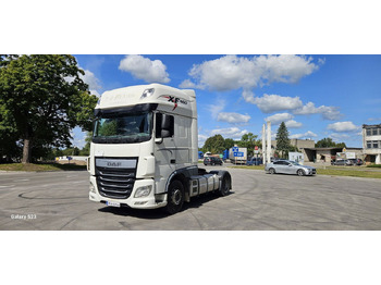 شاحنة جرار DAF XF 105 460