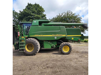 آلة حصاد JOHN DEERE