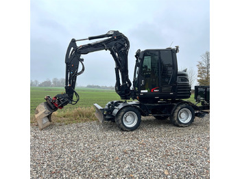 حفارة على عجلات TAKEUCHI