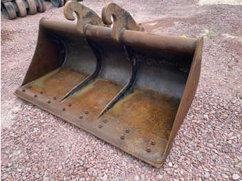 بكت حفار ARDEN EQUIPMENT