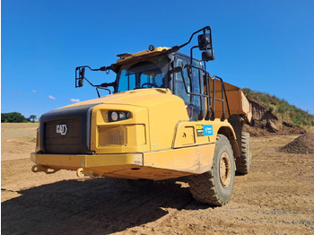 شاحنة مفصلية CATERPILLAR 730