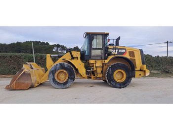 اللودر بعجل CATERPILLAR 950M