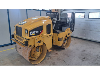 مدحلة الأسفلت CATERPILLAR