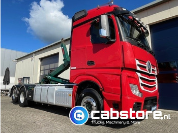 شاحنة ذات الخطاف MERCEDES-BENZ Actros 2542