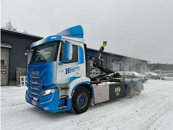 شاحنة ذات الخطاف IVECO