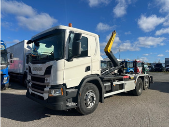 شاحنة ذات الخطاف SCANIA P 360