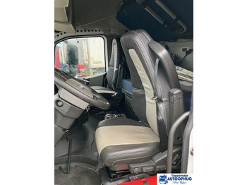 الكابينة والداخلية VOLVO