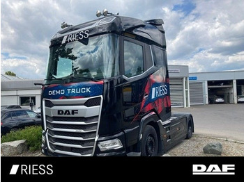 شاحنة جرار DAF XG 530
