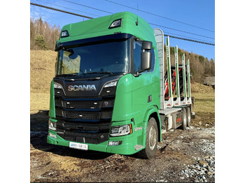 شاحنة قطع الأشجار SCANIA R 580
