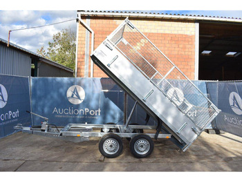 قلابة مقطورة