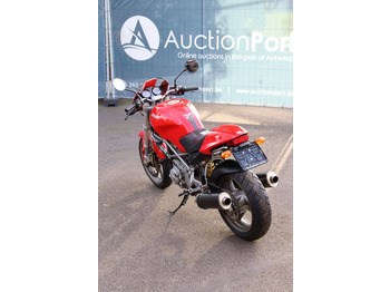 دراجة بخارية Ducati Monster 600: صور 4 دراجة بخارية Ducati Monster 600: صور 4