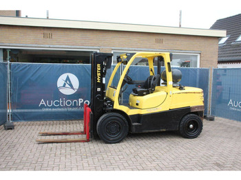 رافعة شوكية تعمل بالغاز HYSTER