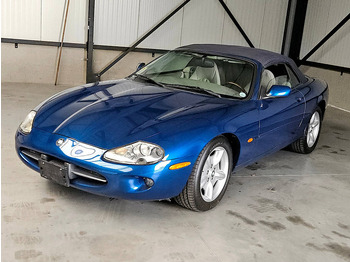 سيارة JAGUAR