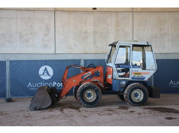 اللودر بعجل KUBOTA