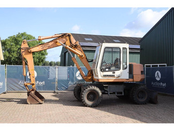 حفارة على عجلات LIEBHERR