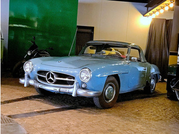 سيدان MERCEDES-BENZ