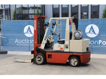 رافعة شوكية تعمل بالغاز Nissan KCUGH02F350: صور 3 رافعة شوكية تعمل بالغاز Nissan KCUGH02F350: صور 3