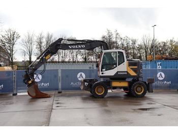 حفارة على عجلات VOLVO EWR150E