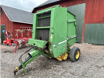 مكبس القش الدائري JOHN DEERE
