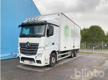 شاحنة MERCEDES-BENZ