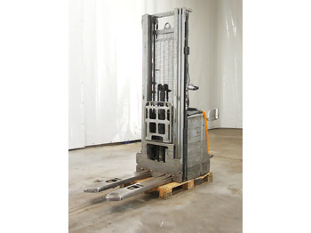 معدات تكديس STILL