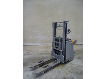 معدات تكديس STILL