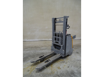 معدات تكديس STILL