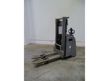 معدات تكديس STILL